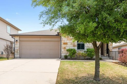 300 Nottingham Loop, Uhland, TX 78640-2501