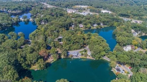 20 Hillside Rd, Parsippany, NJ 07834-3310