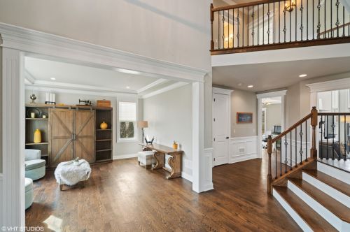 2226 Robincrest Ln, Glenview, IL 60025-4111