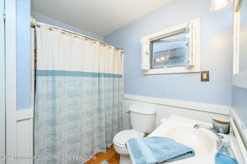 177 Ocean Ave, Middletown NJ 07748-5664 exterior