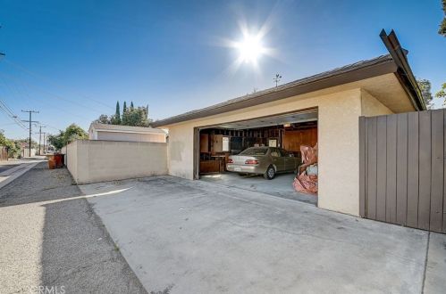 836 Clementine St, Anaheim CA  92805-1801 exterior
