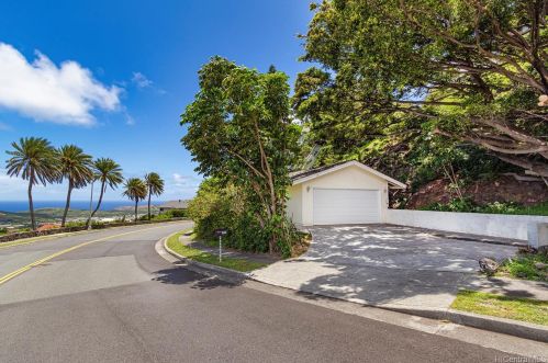 1020 Kaluanui Rd, Honolulu HI  96825-1323 exterior