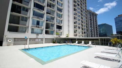 747 Amana St, Honolulu HI  96814-5115 exterior