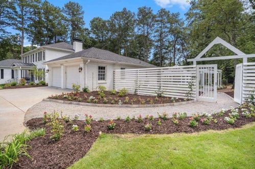 3225 Jett Ferry Ct, Atlanta GA  30350-5415 exterior