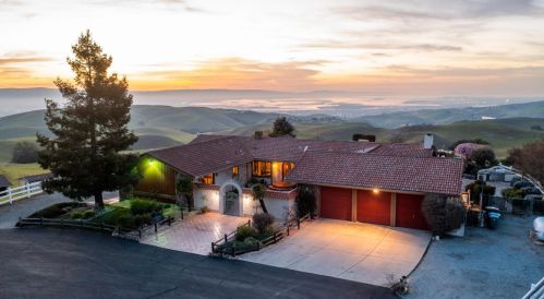 4388 Felter Rd, Milpitas, CA 95035-7301