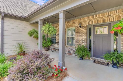 157 Kittle Ln, Bogart, GA 30622-6843