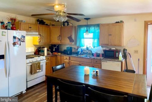 1305 Poplar St, York, PA 17404-3437