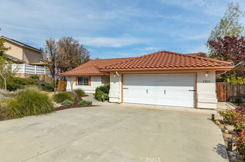 1211 Mariah Ln, Lake Nacimiento, CA 93446-1854