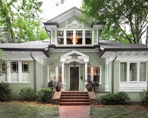82 Huntington Rd, Atlanta GA  30309-1546 exterior