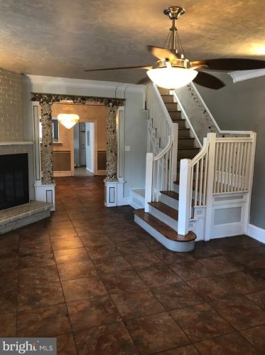 4900 9th St, Philadelphia, PA 19141-3926