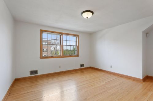1372 Hazel St, Saint Paul MN  55119-4507 exterior