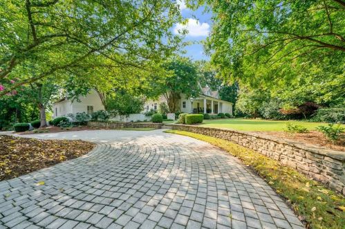 2420 Southers Cir, Suwanee, GA 30024-5494
