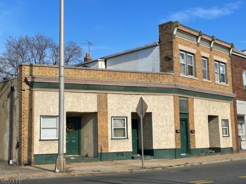 47 Main St, Bound Brk, NJ 08805-2186