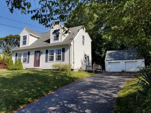 69 Ward Ave, Westerly, RI 02891-1942
