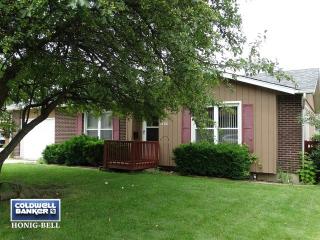 1300 Argo Ln, Romeoville, IL 60441-3301