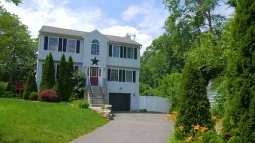 29 Edgewood Ave, Huntington, CT 06484-5616