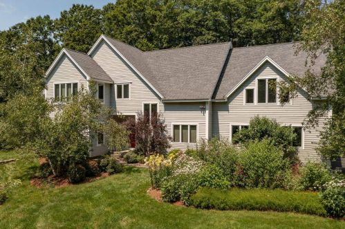 51 Willow Rd, South Hampton, NH