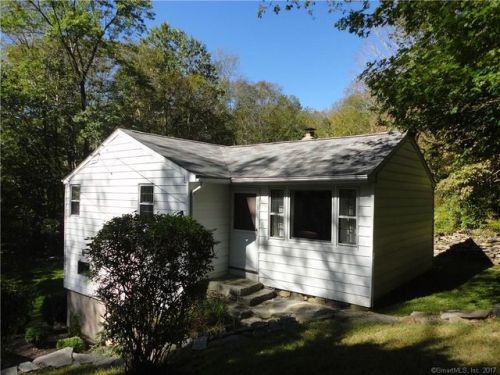 176 Round Hill Rd, Colchester, CT 06420-3856