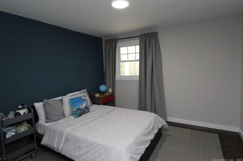 75 Ridge Dale Rd, Upper Stepney CT  06468-1244 exterior