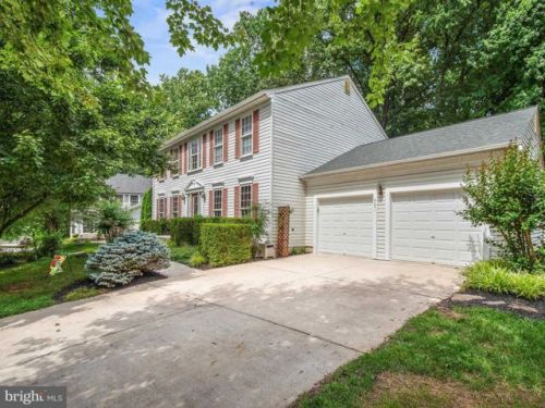 9471 Ridgeview Dr, Columbia, MD 21046-2271