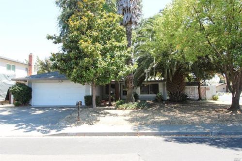 100 Dover Way, Vacaville, CA 95687-5007