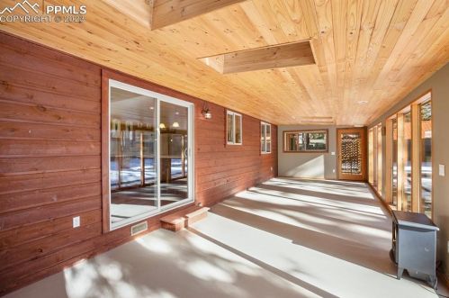 251 Gunnison Ave, Woodland Park CO 80863-1362 exterior