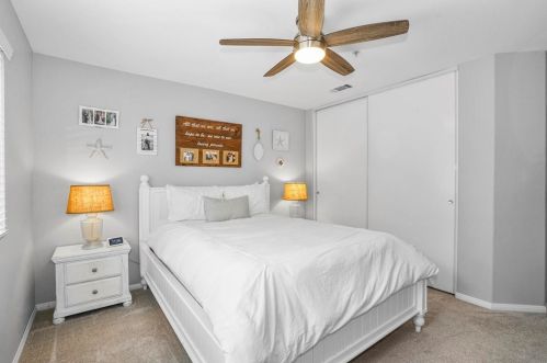 812 Daybreak Pl, Vista CA  92084-3347 exterior