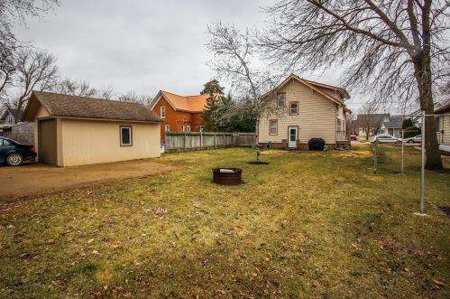 327 Stearns Ave, Paynesville, MN 56362-1211