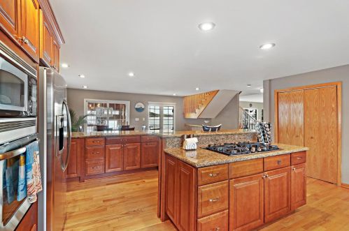 27771 Lake Shore Dr, Spring Grove IL  60081-9118 exterior