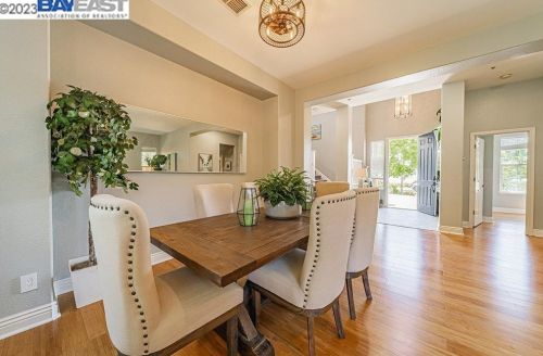 28846 Bailey Ranch Rd, Hayward, CA 94542-2169