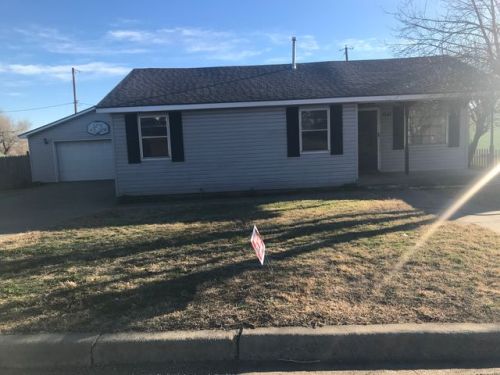 121 Cottonwood St, Borger, TX 79007-8136