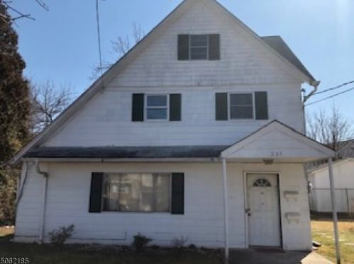 241 Orange St, Green Brook, NJ 08812-1618