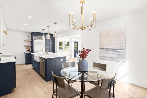 27 Oriole Dr, Norwalk CT  06851-5608 exterior