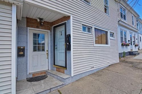 63 Pierce St, Westerly, RI 02891-1615