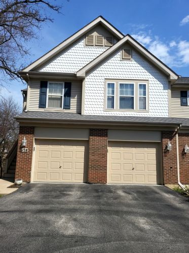 128 Meredith Ln, Streamwood, IL 60107-2980