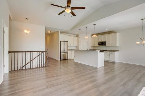 120 Reston Ct, Sycamore IL  60178-3000 exterior