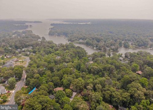 285 Michener Ct, Severna Park MD 21146-2051 exterior