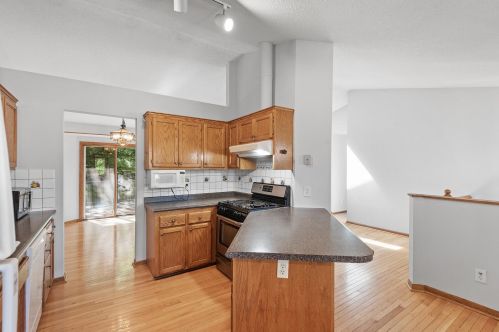 15864 Garden View Ct, Saint Paul MN  55124-7015 exterior