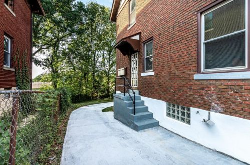 2627 Harrison Ave, Cincinnati OH  45211-7701 exterior