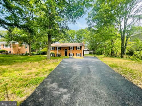 6913 Ridgeway Dr, Springfield VA  22150-3027 exterior