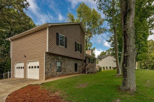 2723 Trail Creek Cir, Lithia Springs, GA 30122-2733