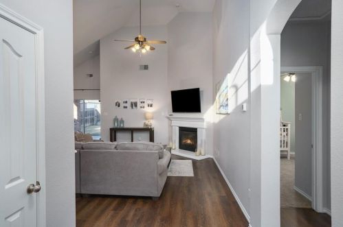 5904 Ozark Dr, Fort Worth TX  76131-4003 exterior