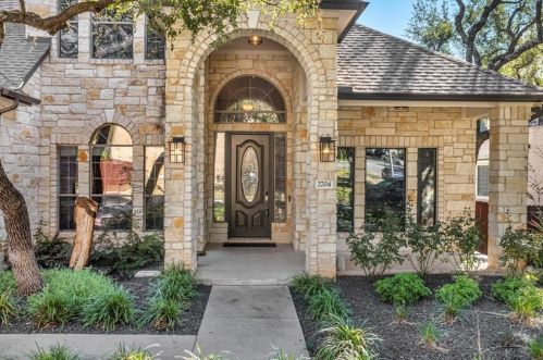 2704 Lothian Dr, Cedar Park, TX 78613-4348
