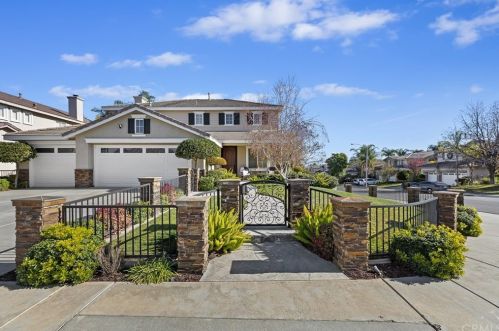 8990 Bayshore Ln, Riverside, CA 92508-3140