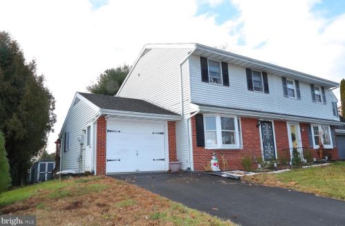 32 Turnbridge Dr, Lancaster, PA 17603-9582