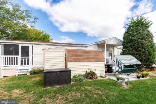 24 Raptor Dr, Hanover PA 17331-8159 exterior