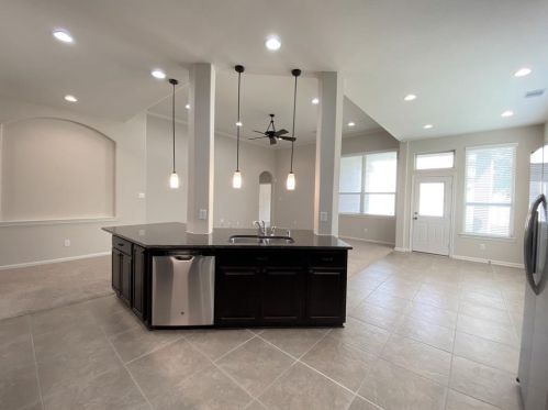 1527 Kent Valley Ln, Richmond TX  77471-6627 exterior