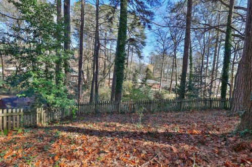 751 San Fernando Dr, Smyrna GA  30080-1437 exterior