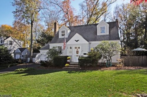 14 Maple Way, Mountain Lakes, NJ 07046-1406