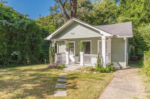 714 Emily Pl, Atlanta GA  30318-6342 exterior